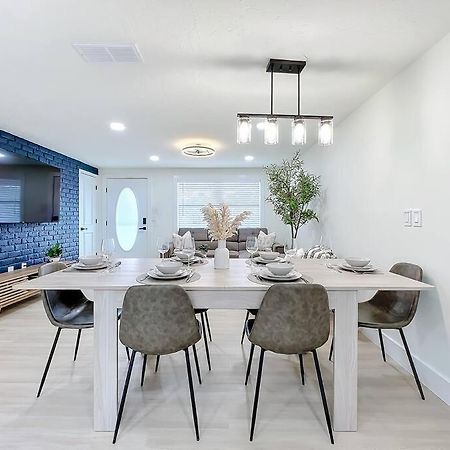 Poolside Paradise Near Siesta Key Beach 사라소타 외부 사진