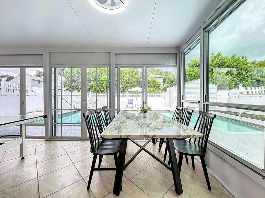 Poolside Paradise Near Siesta Key Beach 사라소타 외부 사진