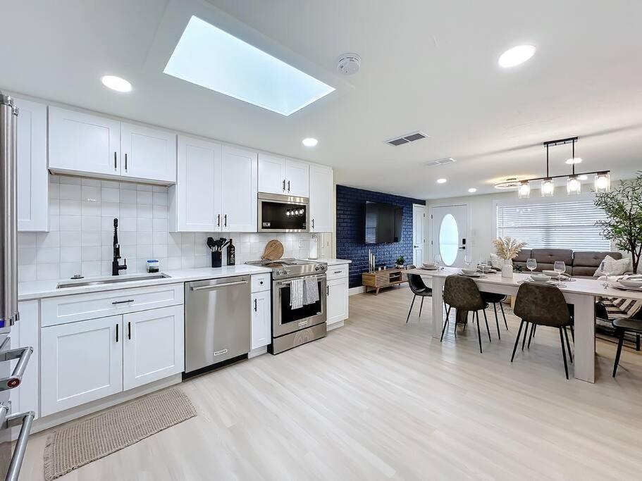 Poolside Paradise Near Siesta Key Beach 사라소타 외부 사진