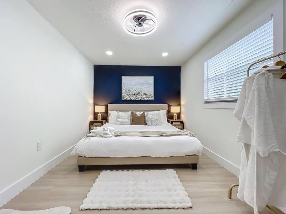 Poolside Paradise Near Siesta Key Beach 사라소타 외부 사진