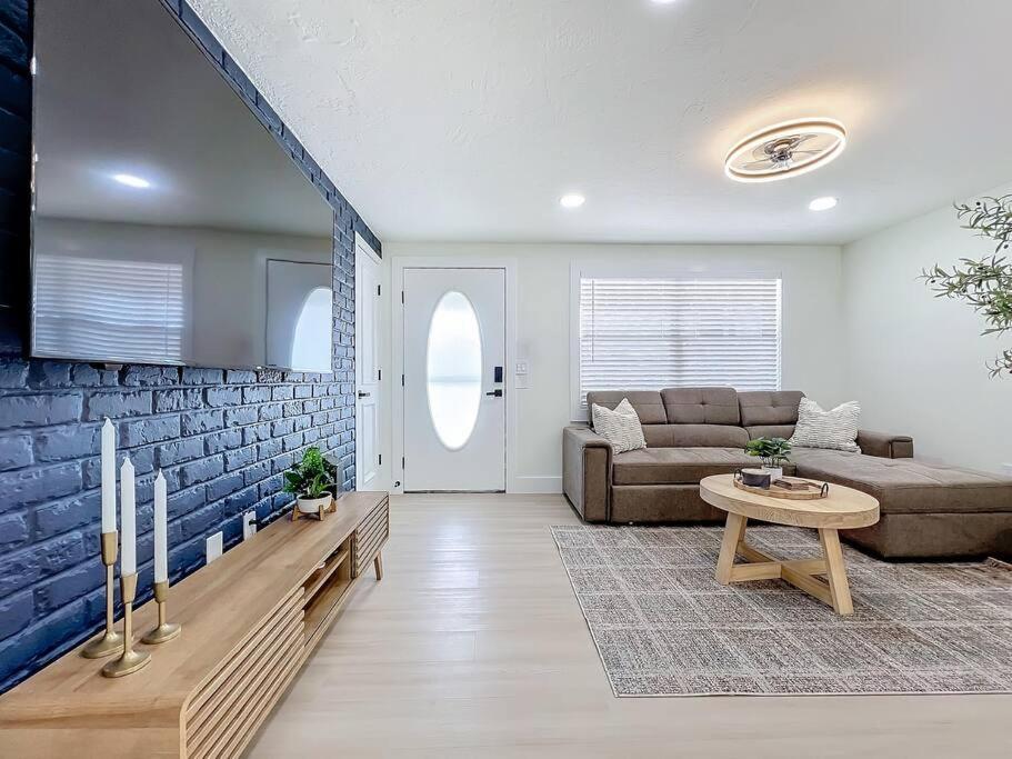 Poolside Paradise Near Siesta Key Beach 사라소타 외부 사진