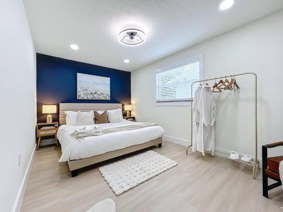 Poolside Paradise Near Siesta Key Beach 사라소타 외부 사진